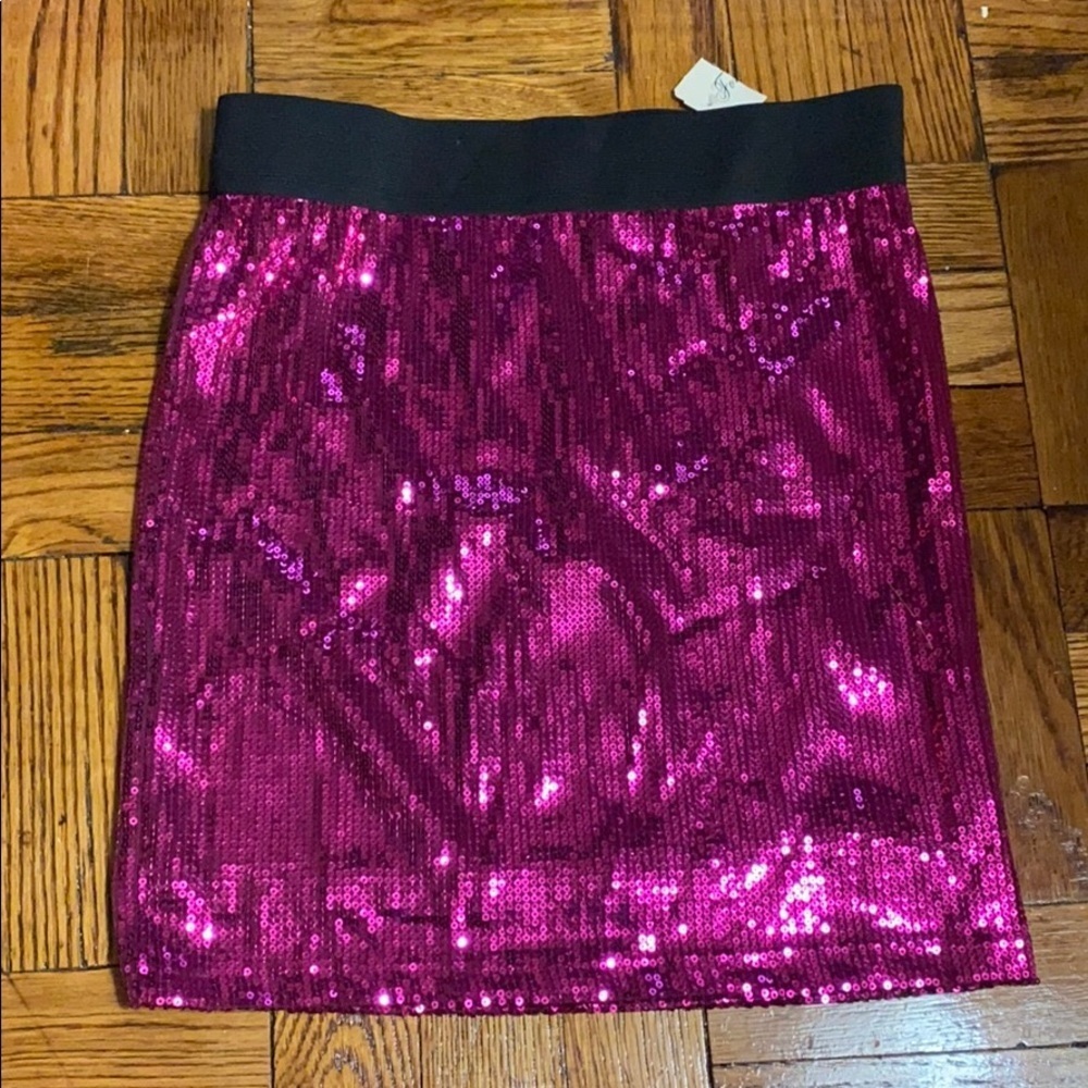 NWT Forever 21 magenta shiny short skirt